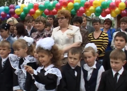 Видео прошлых лет: Сюжет, снятый к 70-летнему юбилею школы №3 в Морозовске сам уже стал историей Видео прошлых лет: Сюжет, снятый к 70-летнему юбилею школы №3 в Морозовске сам уже стал историей