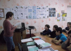 "Героями не становятся, героями рождаются": в библиотеке хутора Старо-Петровского прошел устный журнал "Героями не становятся, героями рождаются": в библиотеке хутора Старо-Петровского прошел устный журнал