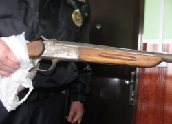 Полицейские изъяли обрез у жителя хутора Табунный Полицейские изъяли обрез у жителя хутора Табунный
