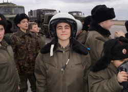 Кадеты побывали на военном аэродроме Морозовска Кадеты побывали на военном аэродроме Морозовска