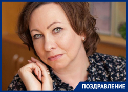 "Классную школьную маму" Петрову Ольгу Алексеевну поздравили с Днем учителя "Классную школьную маму" Петрову Ольгу Алексеевну поздравили с Днем учителя