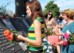 Морозовчане возложили цветы к мемориалу Славы погибших в годы Великой Отечественной войны Морозовчане возложили цветы к мемориалу Славы погибших в годы Великой Отечественной войны