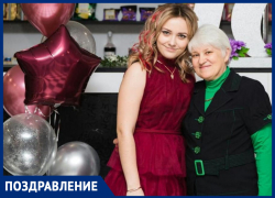 Валентину Васильевну Яровую с 65-летием поздравили дети и внуки Валентину Васильевну Яровую с 65-летием поздравили дети и внуки