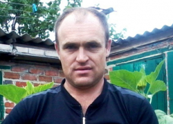 36-летний мужчина зарезал женщину на улице Щаденко в Морозовске 36-летний мужчина зарезал женщину на улице Щаденко в Морозовске