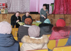 Самые важные и интересующие вопросы жители хутора Вербочки задавали главе Администрации района Самые важные и интересующие вопросы жители хутора Вербочки задавали главе Администрации района