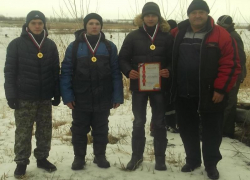 Победителями соревнований по зимней спортивной рыбалке стала команда Морозовского агропромышленного техникума Победителями соревнований по зимней спортивной рыбалке стала команда Морозовского агропромышленного техникума