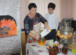 Заседание клуба "Дар" прошло в детском отделе библиотеки Морозовска Заседание клуба "Дар" прошло в детском отделе библиотеки Морозовска