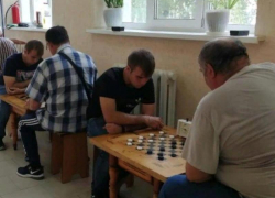 Команда ДЮСШ Морозовска обыграла соперников в соревнованиях по шахматам и шашкам Команда ДЮСШ Морозовска обыграла соперников в соревнованиях по шахматам и шашкам