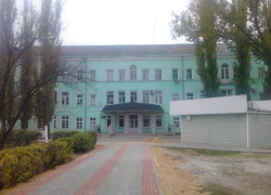 Мест в больнице действительно не хватает, однако для нуждающихся организован стационар на дому, - администрация Морозовского района Мест в больнице действительно не хватает, однако для нуждающихся организован стационар на дому, - администрация Морозовского района