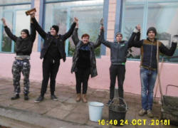 Ребята-волонтеры помогли залить отмостки Вольно-Донского Дома культуры Ребята-волонтеры помогли залить отмостки Вольно-Донского Дома культуры