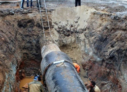 Прорвало трубопровод в хуторе Вишневка Морозовского района Прорвало трубопровод в хуторе Вишневка Морозовского района