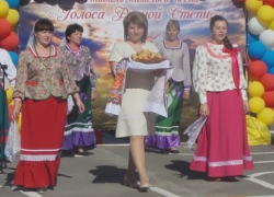 Под возгласы "Любо!" встречали артистов на фестивале казачьей песни в детском саду Морозовска Под возгласы "Любо!" встречали артистов на фестивале казачьей песни в детском саду Морозовска
