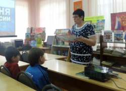 Детям в Морозовске подарили раскраски «Приключения инопланетянчика в России: зачем нужны выборы» Детям в Морозовске подарили раскраски «Приключения инопланетянчика в России: зачем нужны выборы»