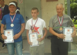 Абсолютным победителем пробега в честь Дня рождения Морозовска стал Алексей Павлов Абсолютным победителем пробега в честь Дня рождения Морозовска стал Алексей Павлов