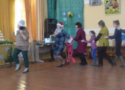 Традиции зимних забав вспомнили в Доме детского творчества Морозовска Традиции зимних забав вспомнили в Доме детского творчества Морозовска
