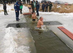 Крещенскую прорубь организуют и освятят на городском пляже Морозовска Крещенскую прорубь организуют и освятят на городском пляже Морозовска