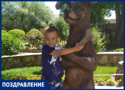 Никиту Коротина с пятилетием поздравили родные Никиту Коротина с пятилетием поздравили родные