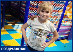 Майю Коновалову с Днем рождения поздравила подруга Майю Коновалову с Днем рождения поздравила подруга