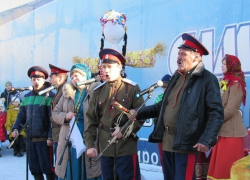 Пока шел масляничный концерт, редактор "Блокнот Морозовска" узнала секрет идеальных стрелок для повседневного и сценического макияжа Пока шел масляничный концерт, редактор "Блокнот Морозовска" узнала секрет идеальных стрелок для повседневного и сценического макияжа