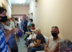 Очереди на вакцинацию против коронавируса прокомменировали в поликлинике Морозовского района Очереди на вакцинацию против коронавируса прокомменировали в поликлинике Морозовского района