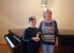 Диплом лауреата I степени Международного конкурса "World of music 2020" завоевал морозовчанин Вячеслав Запорожцев Диплом лауреата I степени Международного конкурса "World of music 2020" завоевал морозовчанин Вячеслав Запорожцев