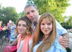 Валерию Фирсовичу 70 лет: с юбилеем морозовчанина поздравила любящая семья Валерию Фирсовичу 70 лет: с юбилеем морозовчанина поздравила любящая семья