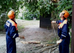 Жителям улицы Ворошилова в Морозовске потребовалась помощь спасателей Жителям улицы Ворошилова в Морозовске потребовалась помощь спасателей