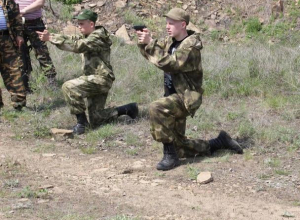 Кадеты из Морозовска сыграли в «Зарницу» Кадеты из Морозовска сыграли в «Зарницу»
