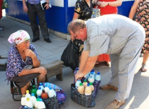Морозовчан попросили не покупать продукты «с рук» Морозовчан попросили не покупать продукты «с рук»