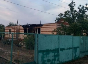 Это была шаровая молния, - хозяйка сгоревшего в Морозовске дома Это была шаровая молния, - хозяйка сгоревшего в Морозовске дома
