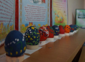 Как в старину люди готовились к празднику Пасхи узнали ребята в детском саду «Сказка» Как в старину люди готовились к празднику Пасхи узнали ребята в детском саду «Сказка»