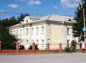 Лицей №1 возник на месте ветеринарного центра и немецких могил Лицей №1 возник на месте ветеринарного центра и немецких могил