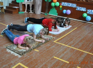 Спортивно-игровую программу «Жить здорово – здорово!» провели для детей в хуторе Вишневка Спортивно-игровую программу «Жить здорово – здорово!» провели для детей в хуторе Вишневка