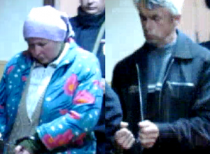 Похитившие ребенка взамен погибшего приемного сына мужчина и женщина попали в Морозовске на видео Похитившие ребенка взамен погибшего приемного сына мужчина и женщина попали в Морозовске на видео