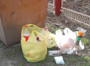 Письмо в редакцию: Если мусорный бак наполовину пуст, мусор в Морозовске не вывозят до следующей недели Письмо в редакцию: Если мусорный бак наполовину пуст, мусор в Морозовске не вывозят до следующей недели