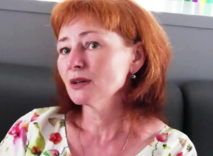 Художница на видео открыла секрет картины с одинокой копнушкой в Морозовске Художница на видео открыла секрет картины с одинокой копнушкой в Морозовске