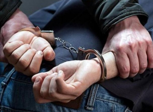 Полицейские обнаружили наркотики в автомобиле 32-летнего морозовчанина Полицейские обнаружили наркотики в автомобиле 32-летнего морозовчанина