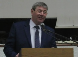 Если дадут деньги на дорогу, ливневку от Калинина до улицы Ворошилова мы выполним за свой счет, - заявил глава Морозовска Если дадут деньги на дорогу, ливневку от Калинина до улицы Ворошилова мы выполним за свой счет, - заявил глава Морозовска