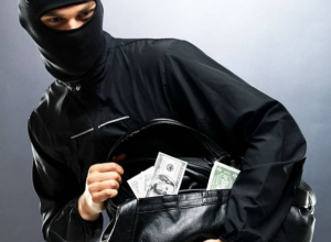 Суд вынес приговор напавшим на жительницу Морозовска разбойникам Суд вынес приговор напавшим на жительницу Морозовска разбойникам