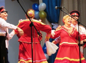 Песни фестиваля «Славянский хоровод» в Морозовске звучали в русских, белорусских и украинских традициях Песни фестиваля «Славянский хоровод» в Морозовске звучали в русских, белорусских и украинских традициях