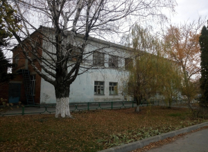 Здание бывшей налоговой Морозовска осталось в муниципальной собственности из-за отсутствия покупателей Здание бывшей налоговой Морозовска осталось в муниципальной собственности из-за отсутствия покупателей