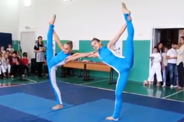 Порно фото гибкие гимнастки