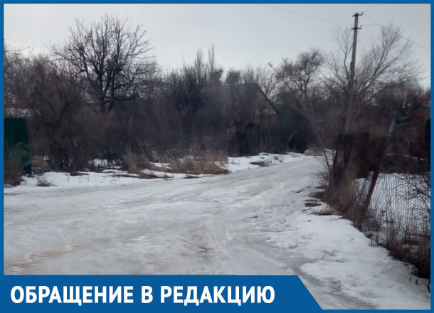 То чувство, когда живёшь на одной из центральных улиц Морозовска, но в маленьком закоулке То чувство, когда живёшь на одной из центральных улиц Морозовска, но в маленьком закоулке