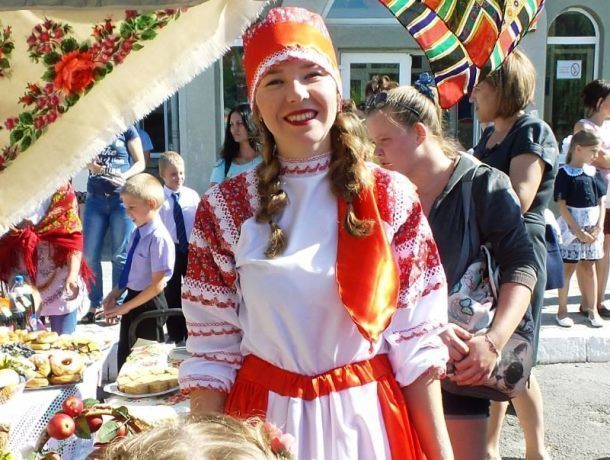 Торговали, зазывали, шутили: в лучшей казачьей школе России прошла традиционная ярмарка Торговали, зазывали, шутили: в лучшей казачьей школе России прошла традиционная ярмарка