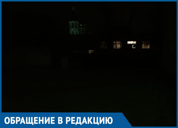 Более ста воспитанников Дома детского творчества в Морозовске вынуждены ходить в неосвещаемый туалет по морозу Более ста воспитанников Дома детского творчества в Морозовске вынуждены ходить в неосвещаемый туалет по морозу