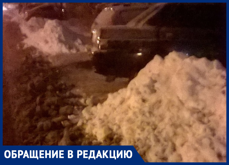 Снег сгребают с дорог ко дворам, - морозовчанин Снег сгребают с дорог ко дворам, - морозовчанин