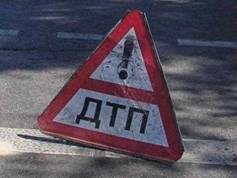 Пассажир врезавшегося в огражение автомобиля погиб на трассе Морозовск-Цимлянск-Волгодонск Пассажир врезавшегося в огражение автомобиля погиб на трассе Морозовск-Цимлянск-Волгодонск
