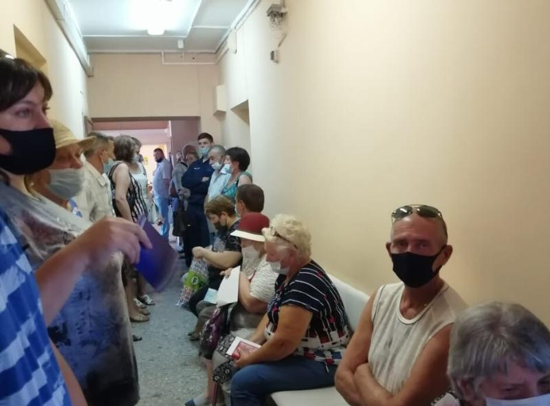 Очереди на вакцинацию против коронавируса прокомменировали в поликлинике Морозовского района Очереди на вакцинацию против коронавируса прокомменировали в поликлинике Морозовского района