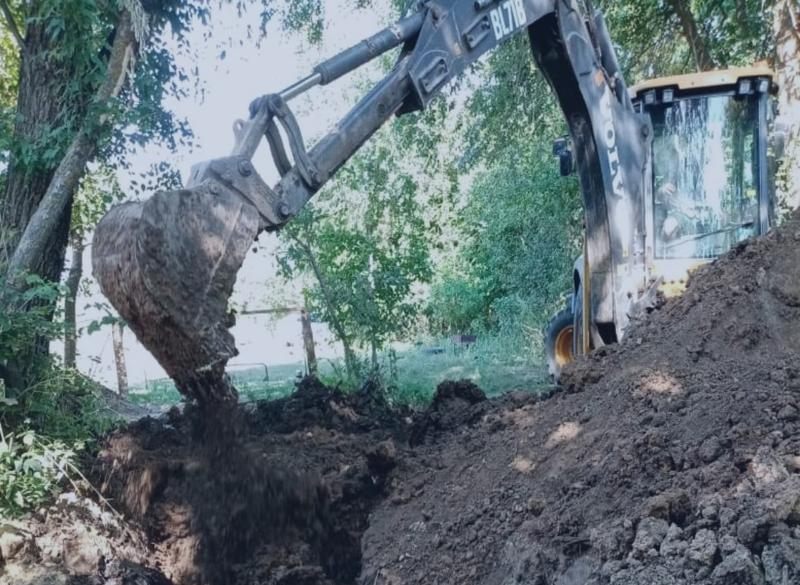 Аварийная бригада УВКХ устранила течи водопроводных сетей в хуторах Морозовского района Аварийная бригада УВКХ устранила течи водопроводных сетей в хуторах Морозовского района