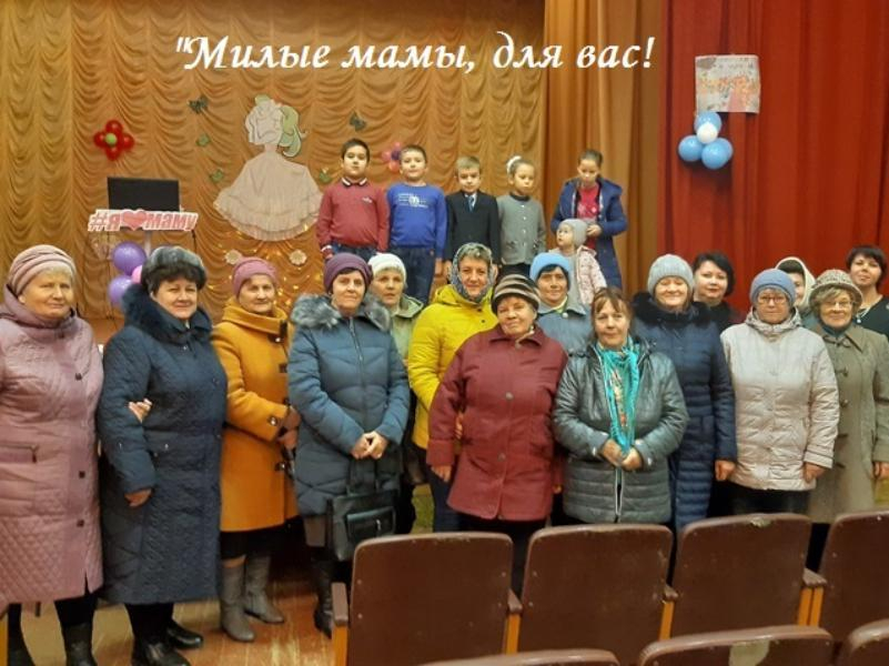 Стихотворение «В не раз уже заштопанном халате» по-настоящему растрогало зрителей на концерте в Вольно-Донском доме культуры Стихотворение «В не раз уже заштопанном халате» по-настоящему растрогало зрителей на концерте в Вольно-Донском доме культуры